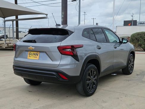 Certified 2024 Chevrolet Trax LS image 3