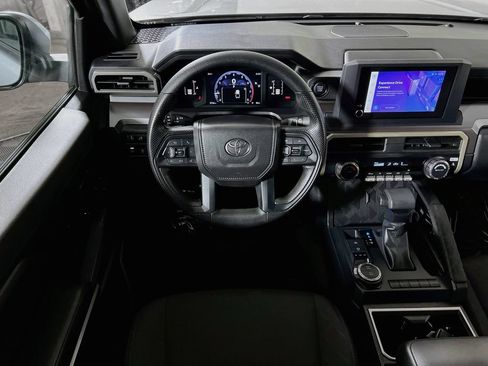 Certified 2025 Toyota Tacoma SR5 AWD/4WD image 19