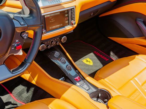Used 2016 Ferrari California T RWD image 65