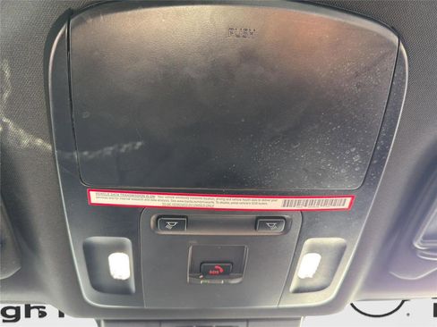 Used 2025 Toyota Camry SE FWD image 13