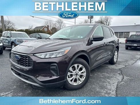 Used 2023 Ford Escape Active image 1