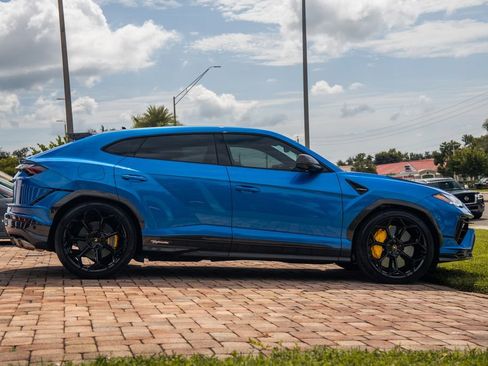 Used 2024 Lamborghini Urus Performante AWD/4WD image 6