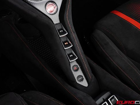 Used 2022 McLaren 765LT RWD image 38