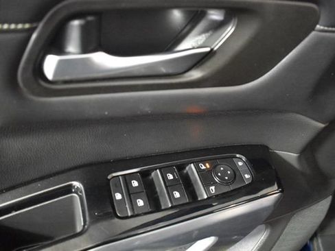 Used 2022 Nissan Pathfinder SL w/ SL Black Package AWD/4WD image 8