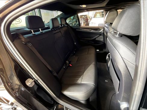 Used 2022 BMW 530i w/ M Sport Package image 20