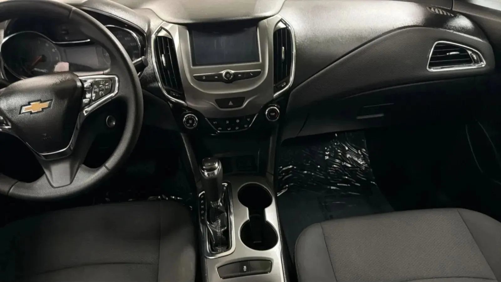 Used 2018 Chevrolet Cruze LT FWD image 15