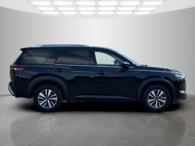 Used 2025 Nissan Pathfinder SL AWD/4WD image 8