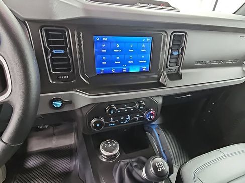 Used 2022 Ford Bronco Black Diamond image 12