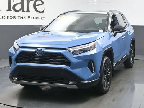Used 2024 Toyota RAV4 XSE w/ Weather Package AWD/4WD image 7