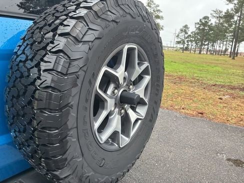 Used 2024 Ford Bronco Badlands image 13