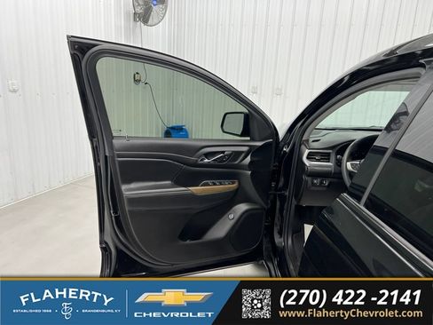 Used 2023 GMC Acadia SLE w/ Driver Convenience Package FWD image 8