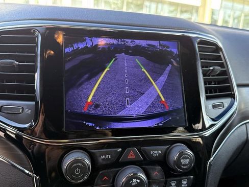 Used 2019 Jeep Grand Cherokee Limited w/ Trailer Tow Group IV image 26