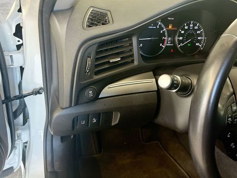 Used 2020 Acura ILX FWD image 10