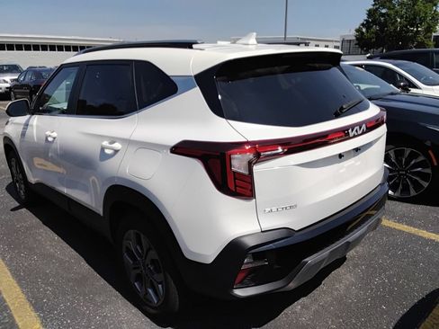 Used 2024 Kia Seltos S AWD/4WD image 9