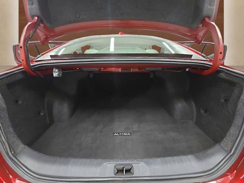 Used 2025 Nissan Altima 2.5 SV FWD image 16
