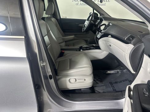 Used 2022 Honda Pilot Touring image 13