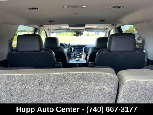 Used 2017 Cadillac Escalade Luxury AWD/4WD image 19