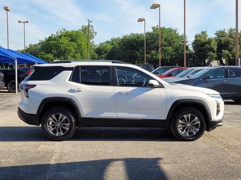 Used 2025 Chevrolet Equinox LT w/ Convenience Package II FWD image 6