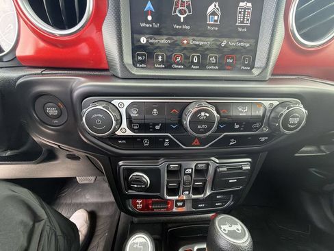 Used 2019 Jeep Wrangler Unlimited Rubicon AWD/4WD image 24