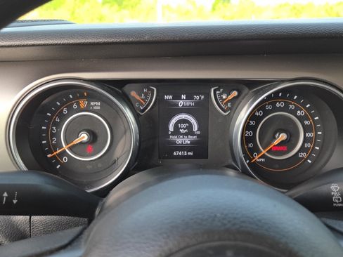 Used 2021 Jeep Wrangler Unlimited Sport AWD/4WD image 25