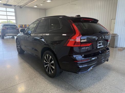 Used 2023 Volvo XC60 B5 Plus AWD/4WD image 3