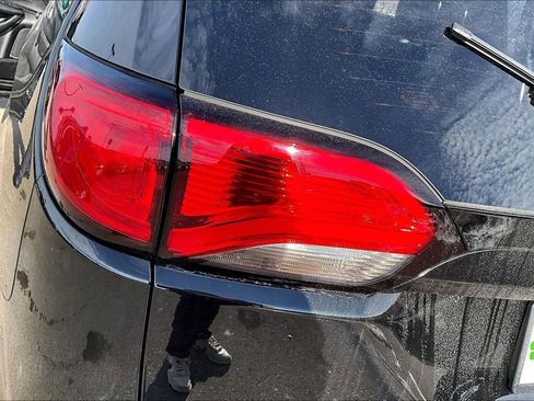 Used 2020 Chrysler Pacifica Limited w/ S Appearance Package image 23