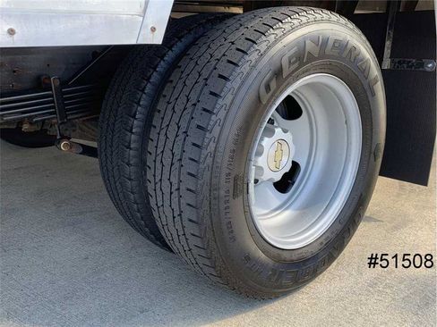 Used 2022 Chevrolet Express 4500 Extended w/ Power Convenience Package image 21