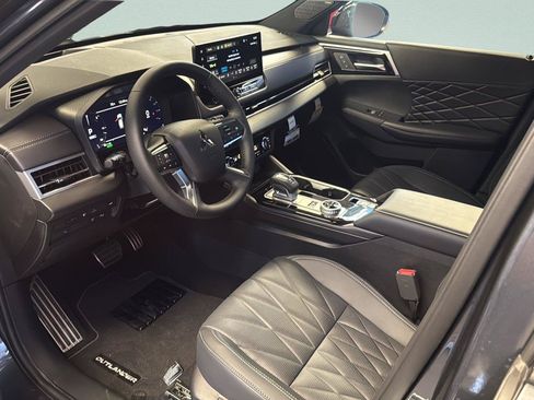 New 2026 Mitsubishi Outlander 4WD Plug-In Hybrid image 11