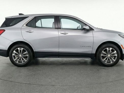 Used 2025 Chevrolet Equinox LT FWD image 11