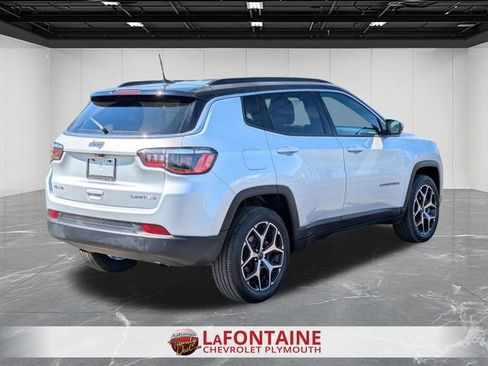 Used 2025 Jeep Compass Limited AWD/4WD image 5