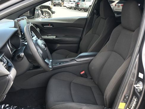 Used 2019 Toyota C-HR LE image 11