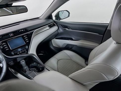 Used 2018 Toyota Camry SE image 20