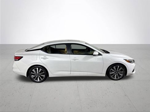 Used 2020 Nissan Sentra SV w/ SV Premium Package FWD image 5