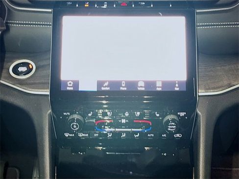 New 2025 Jeep Grand Cherokee Limited w/ Luxury Tech Group II image 8