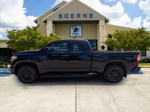Used 2020 Toyota Tundra SR5 w/ SX Package RWD image 2