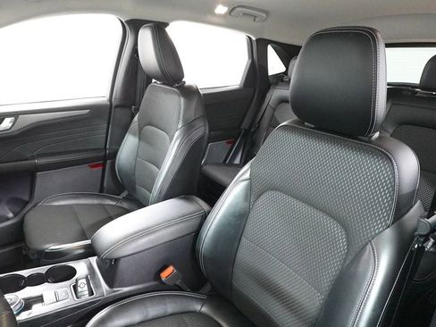 Used 2023 Ford Escape SE image 12