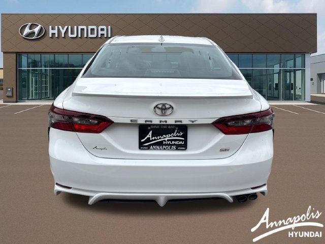 Used 2021 Toyota Camry SE FWD image 4
