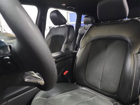 Used 2024 Jeep Grand Cherokee Altitude image 16