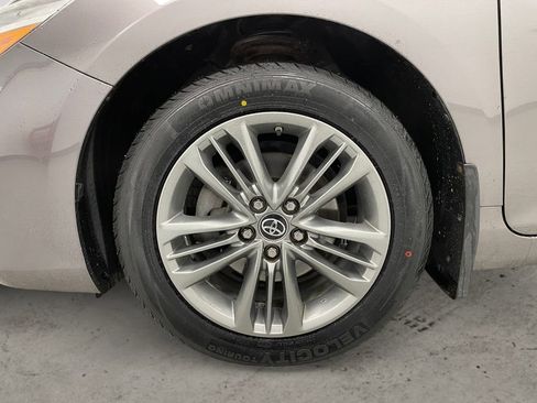 Used 2017 Toyota Camry SE FWD image 12