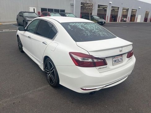 Used 2017 Honda Accord Sport image 7