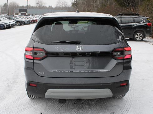 Used 2025 Honda Pilot EX-L image 6