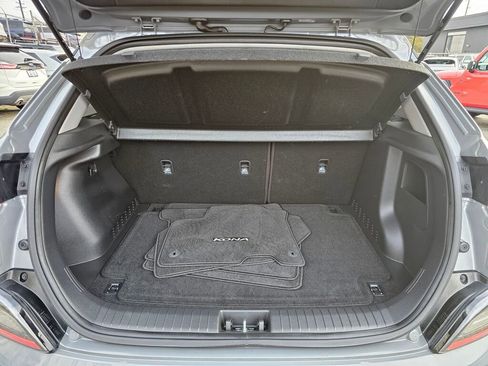 Used 2023 Hyundai Kona SE w/ Cargo Package image 12