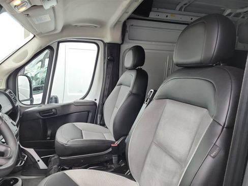 Used 2024 RAM ProMaster 2500 w/ Convenience Group FWD image 16