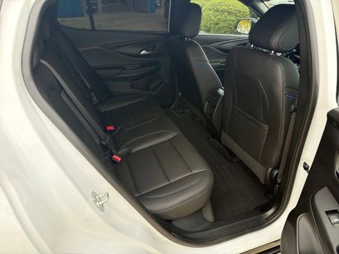 Used 2025 Buick Envista Sport Touring w/ Convenience I Package image 16