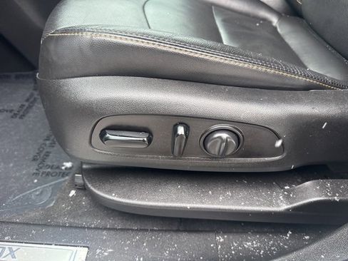 Used 2019 Chevrolet Equinox Premier image 13