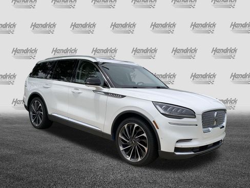 Used 2023 Lincoln Aviator Reserve w/ Equipment Group 201A RWD image 2