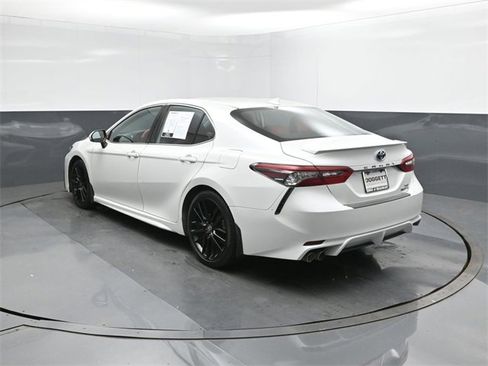Used 2022 Toyota Camry XSE w/ Cold Weather Package image 5