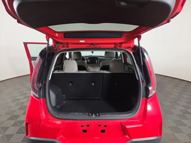 Certified 2023 Kia Soul LX w/ LX Technology Package FWD image 29