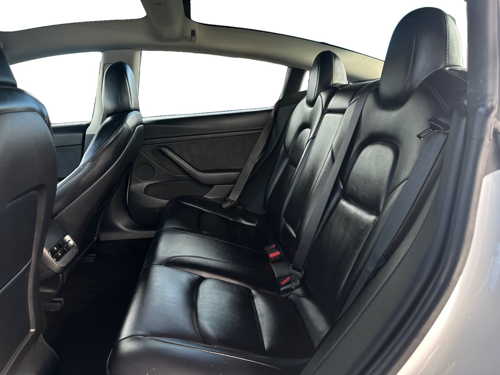 Used 2022 Tesla Model 3 Standard Range RWD image 12