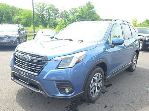 Certified 2024 Subaru Forester Premium AWD/4WD image 1